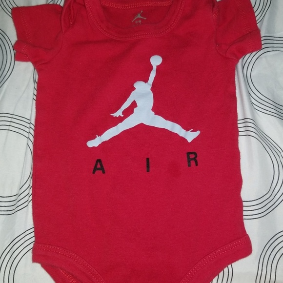 Jordan onesies - Picture 2 of 4